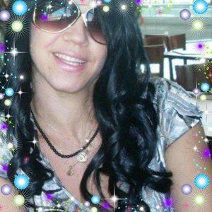 Meet your Posher, Yoli